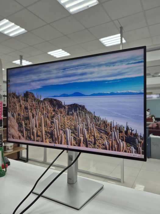Монитор DELL U2722D
