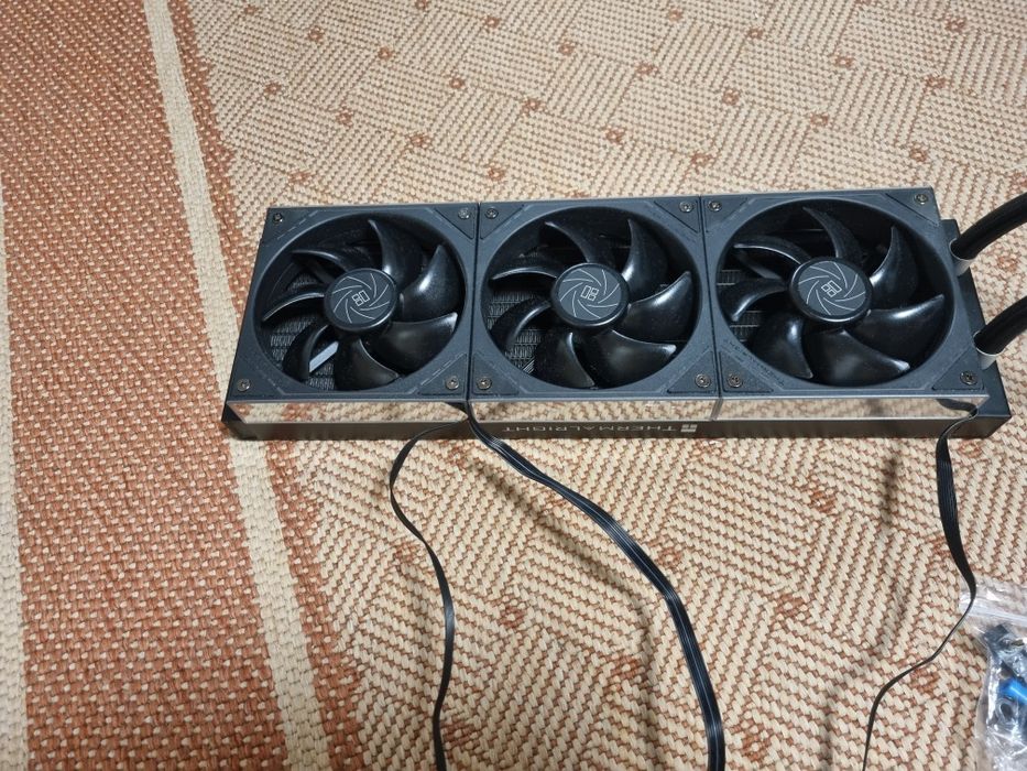 Vând AIO Cooler Processor  360mm