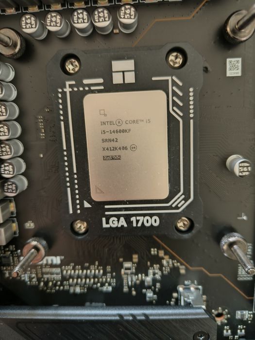 Vând kit gaming placa de baza și procesor