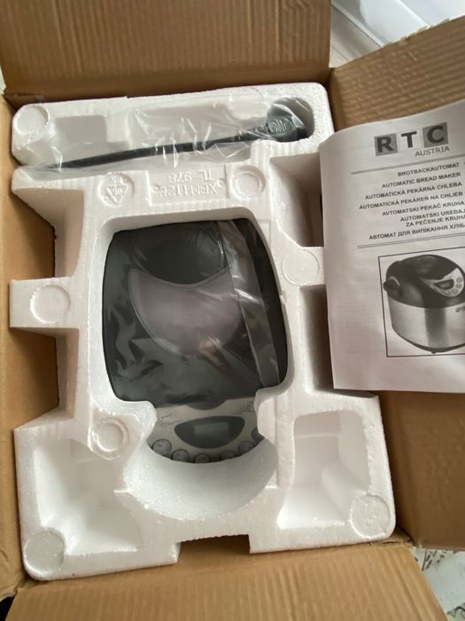 Mașină nouă de paine.