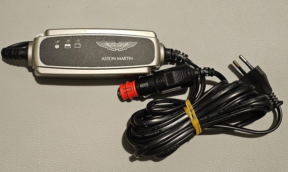 Incarcator acumulator auto Aston Martin, original