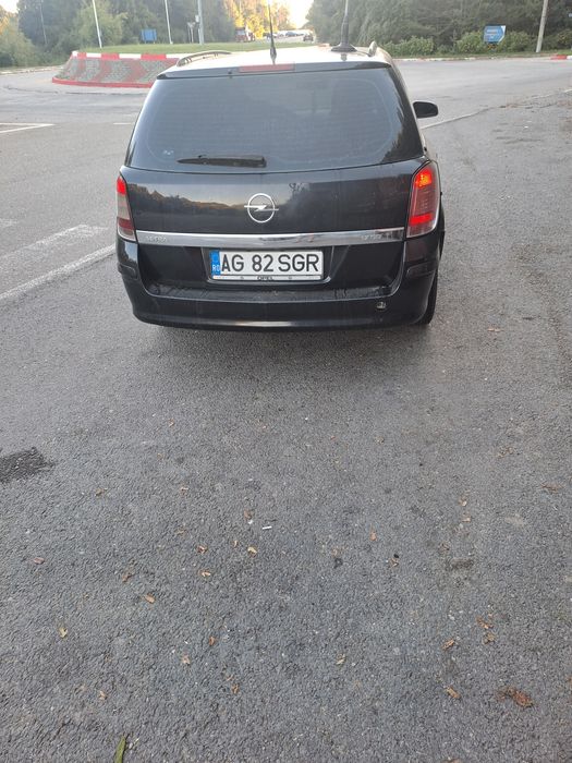 De Vinzare Opel astra h 1.7