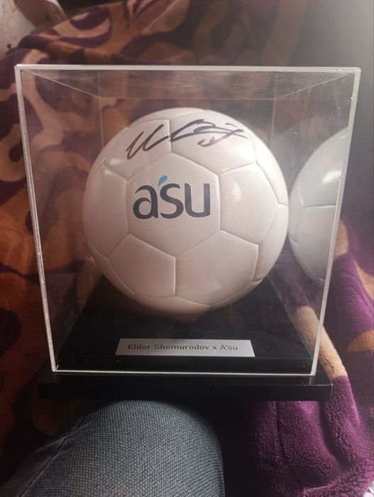 Futbol fanatlari uchun womirodob qoʻl qoʻygan asu dan yutib olingan