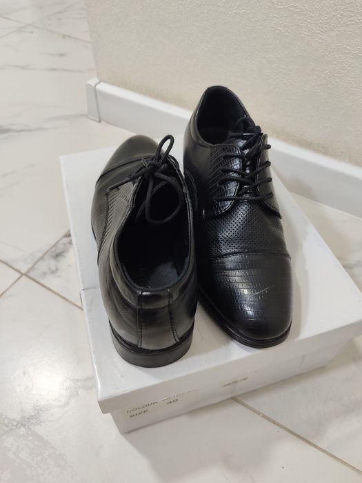 Туфли на мальчика 38-39 размер