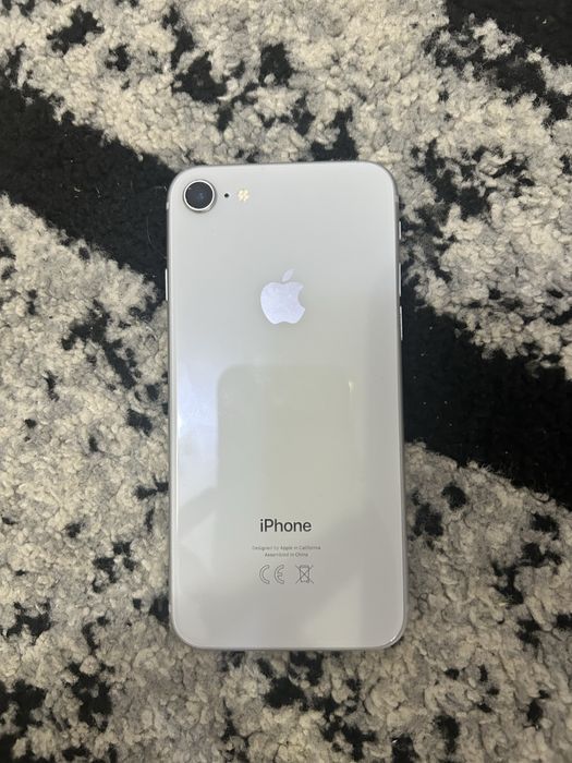 Vând iPhone 8 64gb