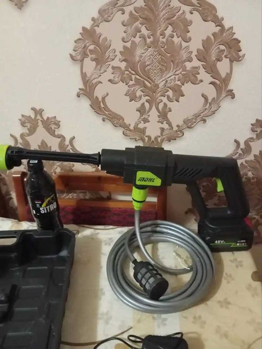 Мойка высокого давления для автомобиля аккумуляторная