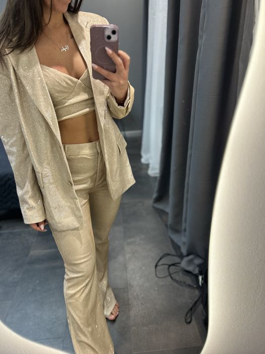 Златист сет топ, панталон и сако New Yorker