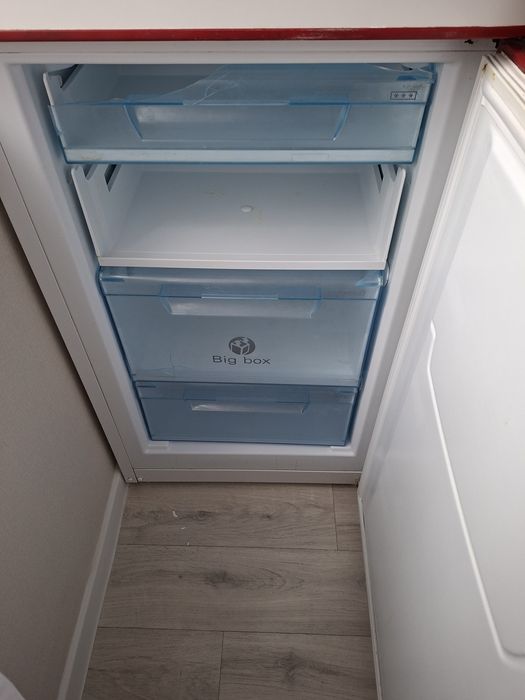 Холодильник сатылады