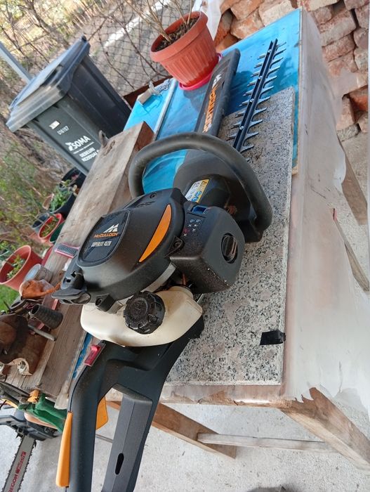 Mcculoch drujbă și trimer tăiat gard viu