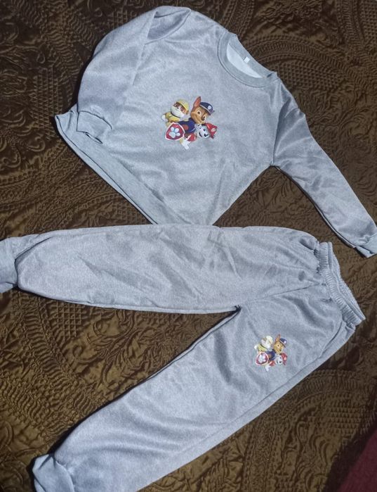 Продам детские костюмы