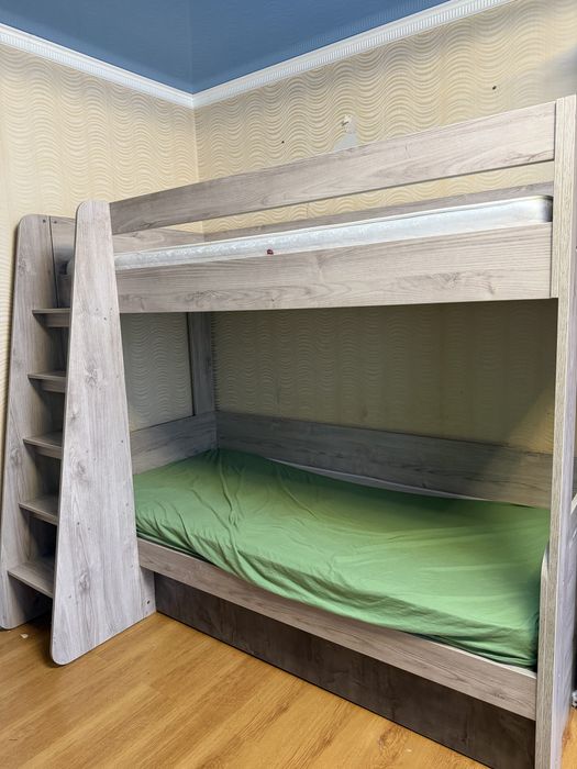 Продам двухярустный кровать