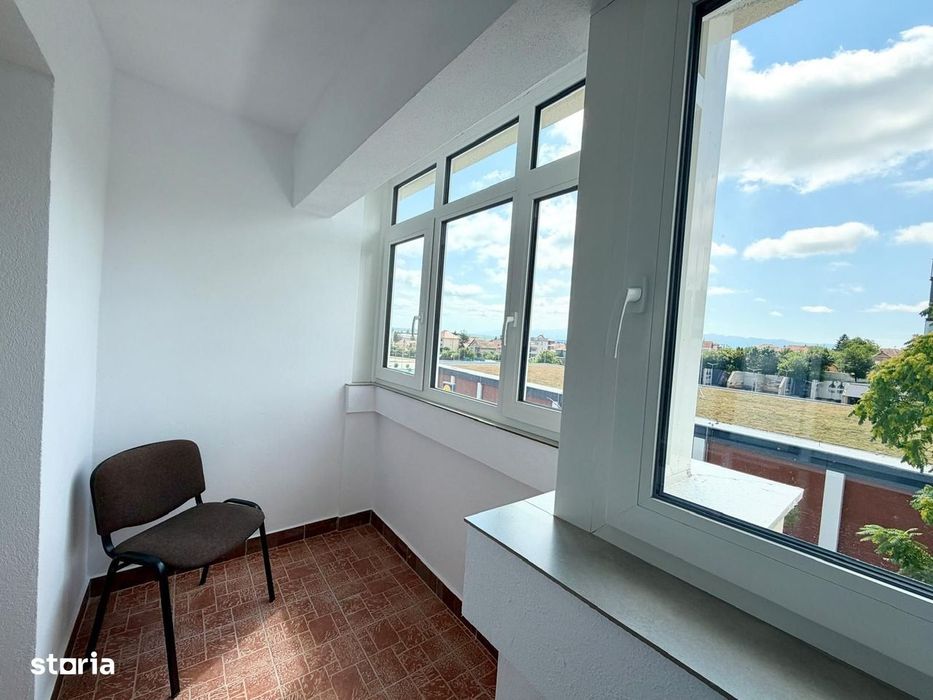 Apartament 4 camere de închiriat – 100 mp – 2 băi – zona Centrală