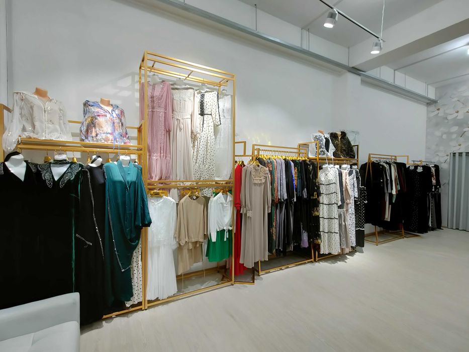 Вешалки для бутиков золотой цвет и другие цвета