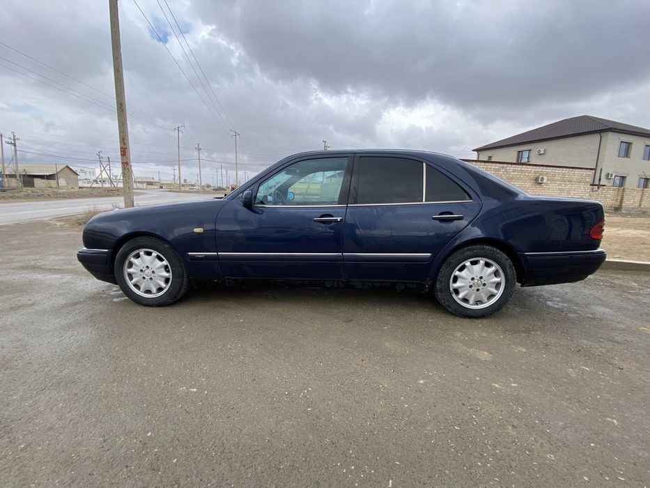 Авто Мерс Лупарик