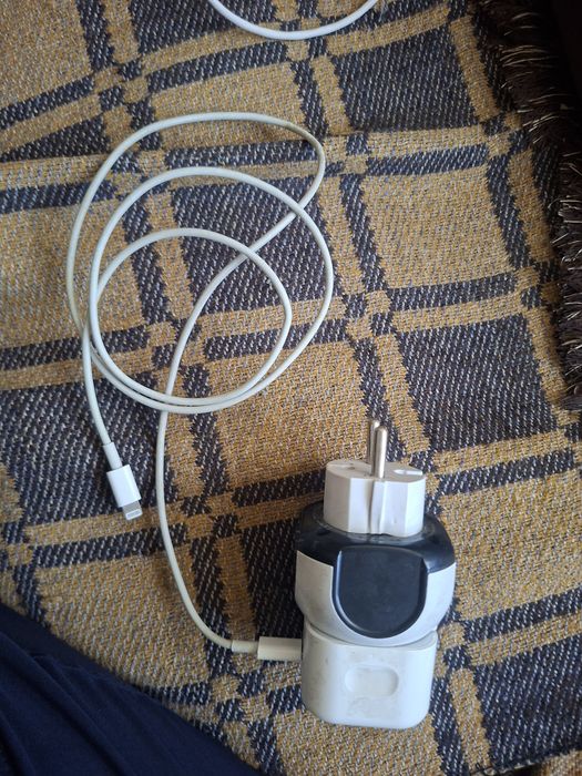 Iphone zaryadnik