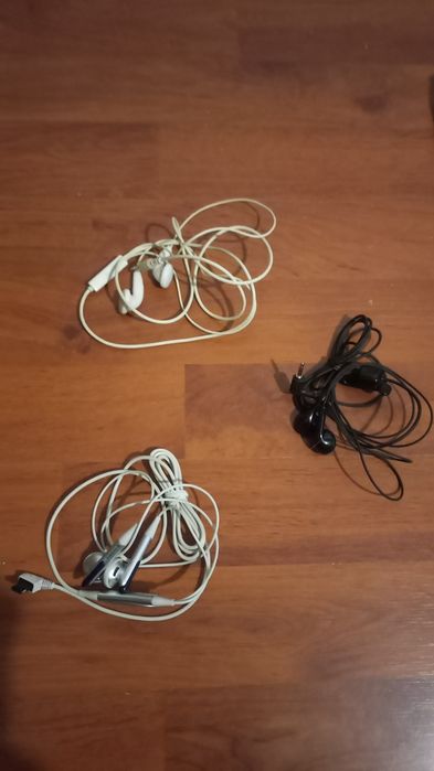 Продавам слушалки за GSM.