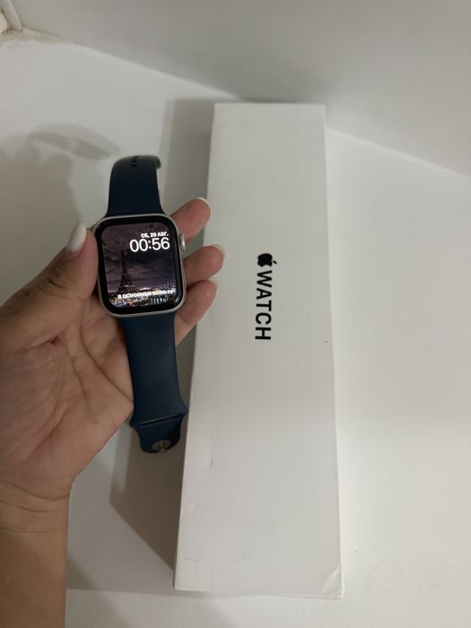 Продам Apple Watch Se