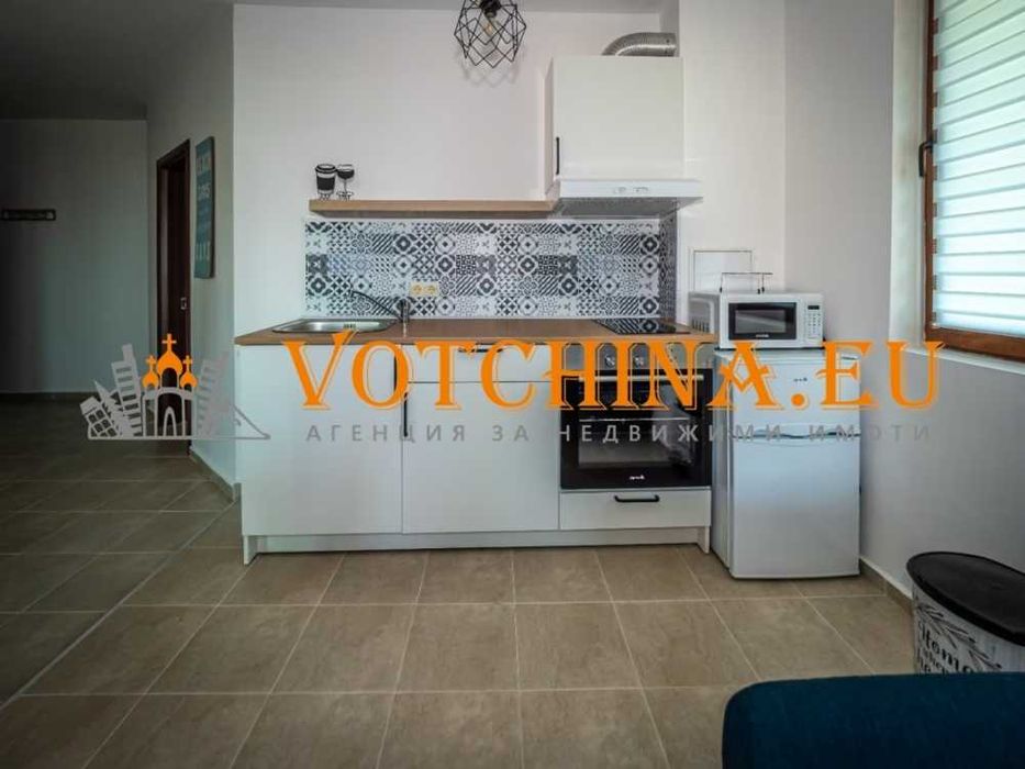 Просторна триетажна къща в град Свети Влас, м-т Инцараки.