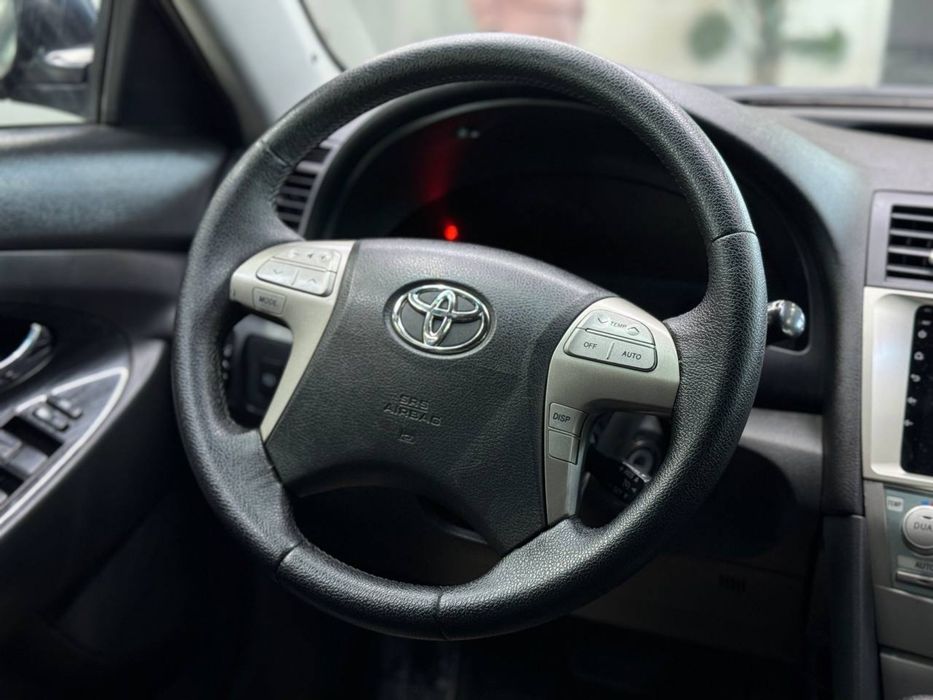 Продам Toyota Camry 40