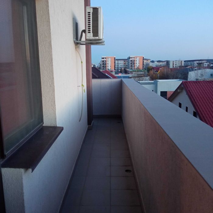 Vând apartament 2 camere- metrou Dimitrie Leonida