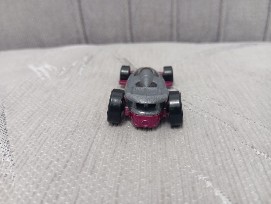 Машинка hot wheels
