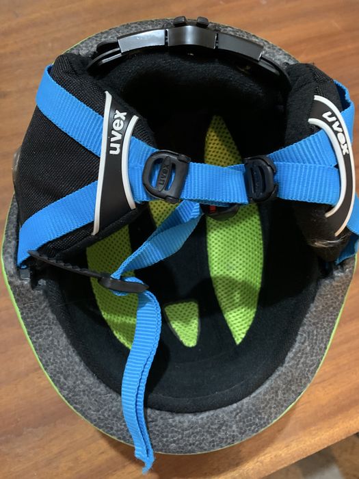 Детска зелена каска