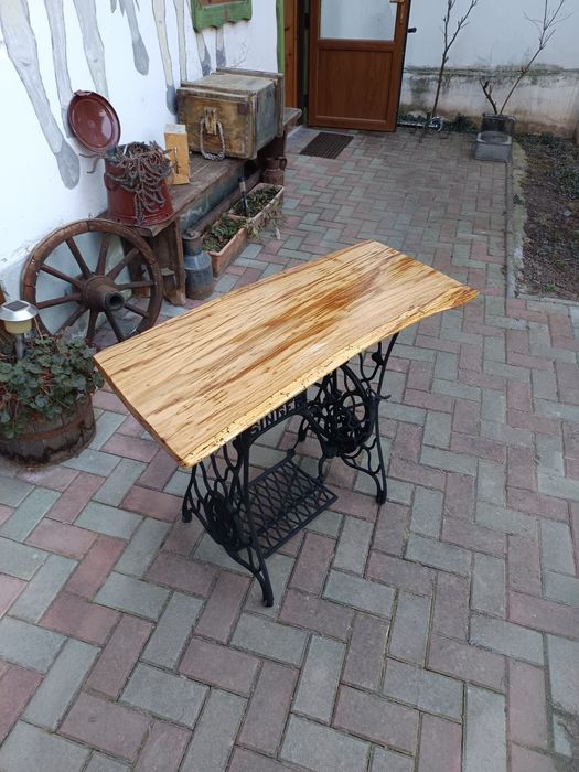 Birou sau suport lavoar baie din mașină de cusut