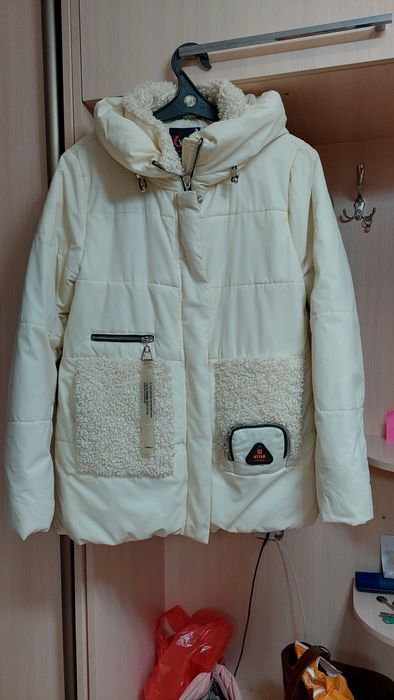 Зимний пуховик женский