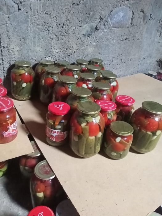 Гүлдер, Салаттар. Компот. Варенье.