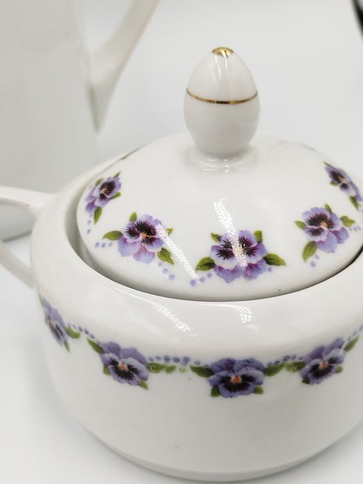 beyer & bock , антикварен сто годишен сервиз за кафе/