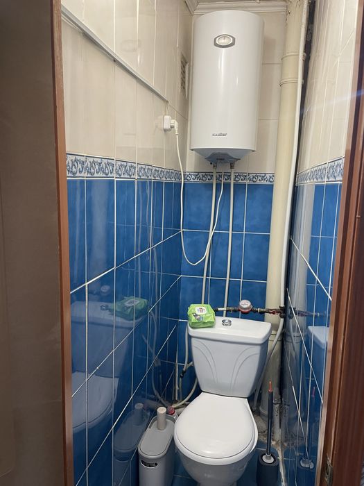 продам 4 комн.квартиру в центре