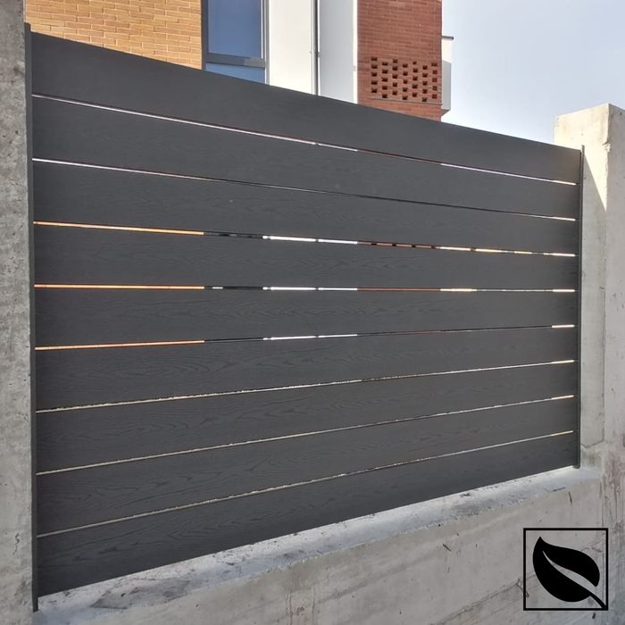 Garduri si porti din panouri stil jaluzele, sipca metalica, tabla cutata, plasa bordurata, fier forjat, BCA sau beton si alte modele disponibile