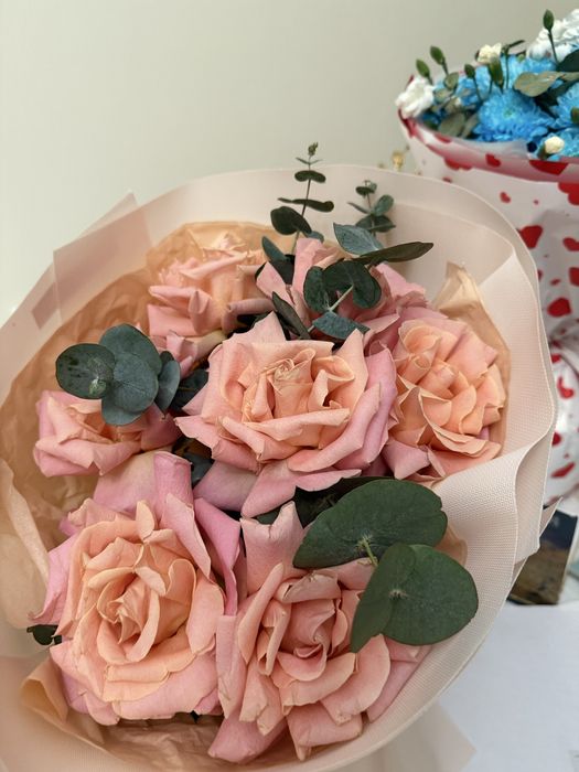 Букет пышных роз