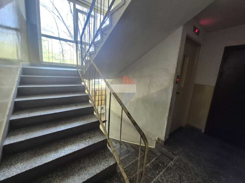 Дава се под наем Едностаен апартамент в Варна, Окръжна болница - 38 кв.м за 348.84 € - Снимка #16
