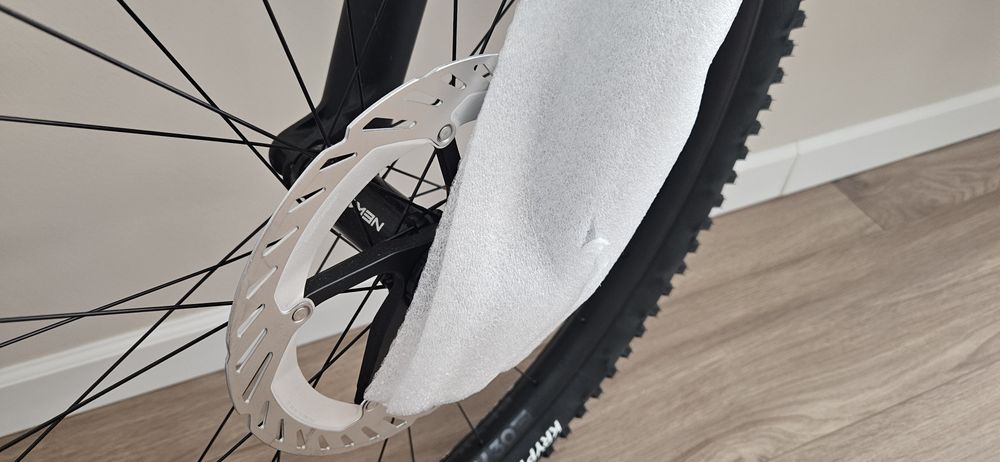 Bicicleta electrica full carbon Raymon airok pro 29  model 2025