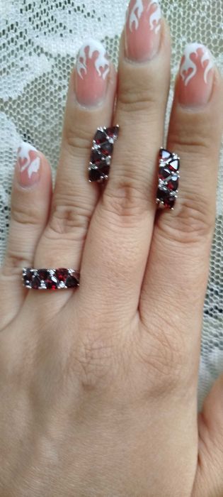 В наличии красивые украшения из серебра шикарного качества