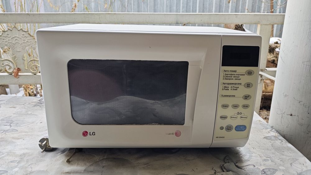Микроволновка LG
Monenb
NoTpeónaemaa 3Heprwa
MS-2042G
230B-50ru
MK
