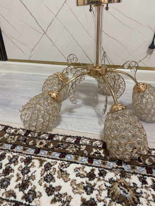 Жақсы жағдайдағы люстра сатылады