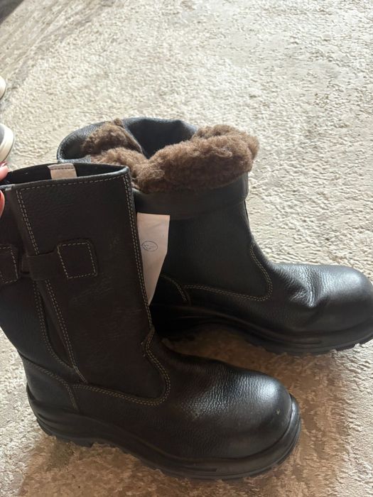 Продам сапоги мужские размер 42,новые