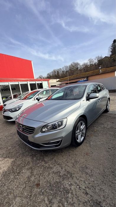 Volvo V60 / 2013 / D6 / PLUG IN HYBRID / 4X4 / Euro 5 / Navigatie