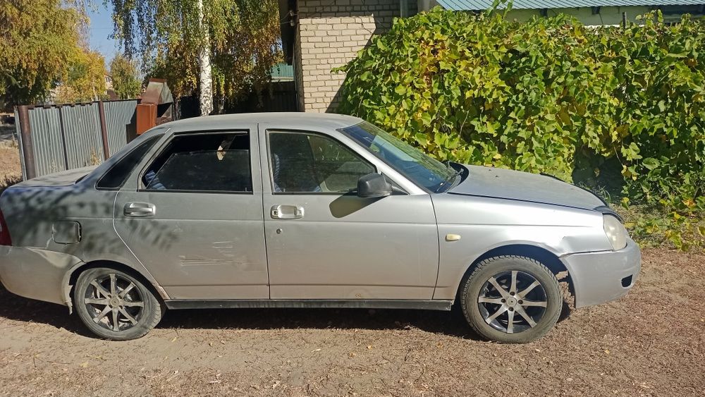 Срочно продам приора 2010