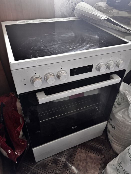 Продам духовку Beko и стиральную машинку Самсунг