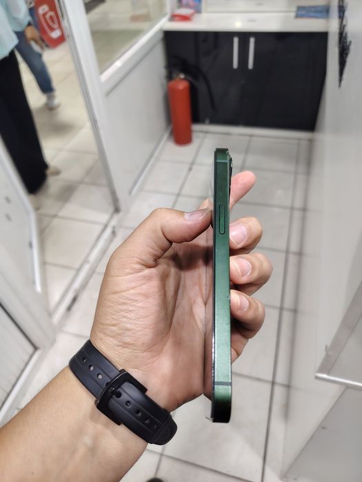 IPhone 13 128гб без ремонта