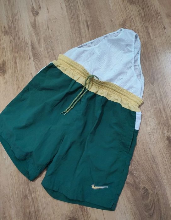 Pantaloni scurți Nike vintage mărimea M