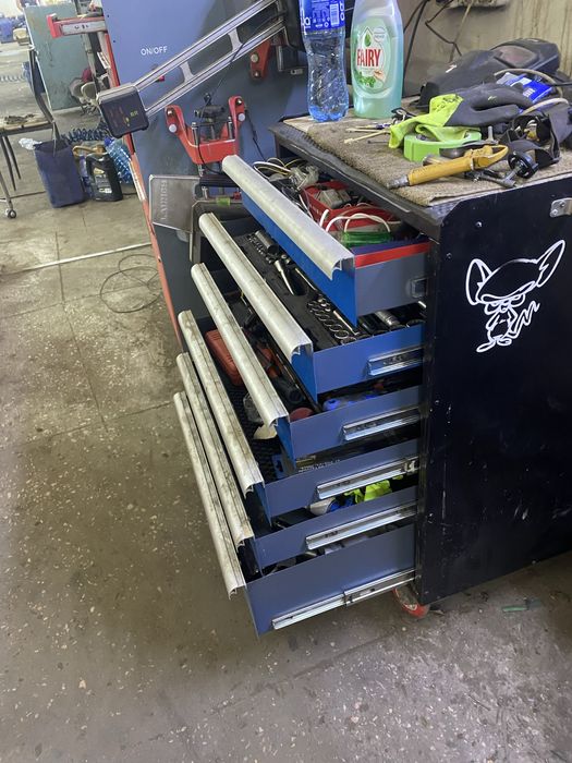 Инструментальный шкаф