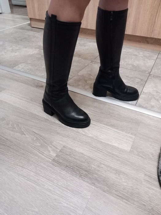 Ботуши 38 номер  естествена кожа. Стелка 24.7 см.