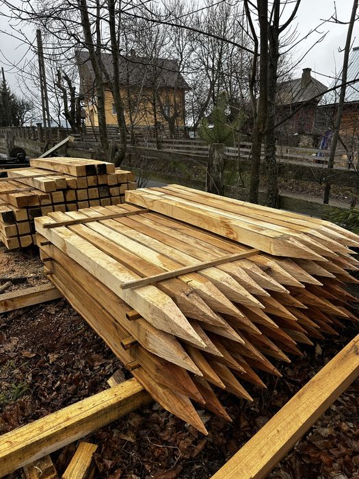 Piloni gard estență gorun sau molid