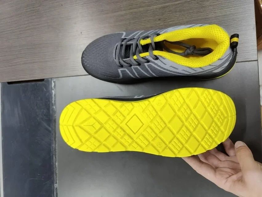 Продаю спец обувь мужской