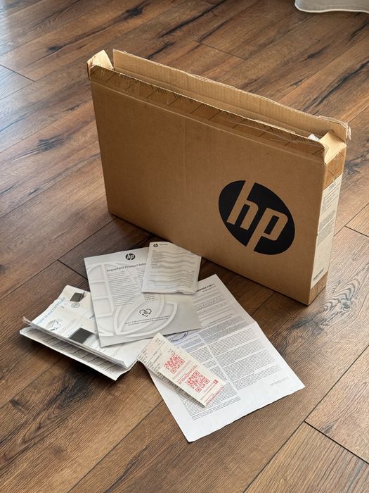 Лаптоп HP 15s-fq3001nu Отличен ! Нов !