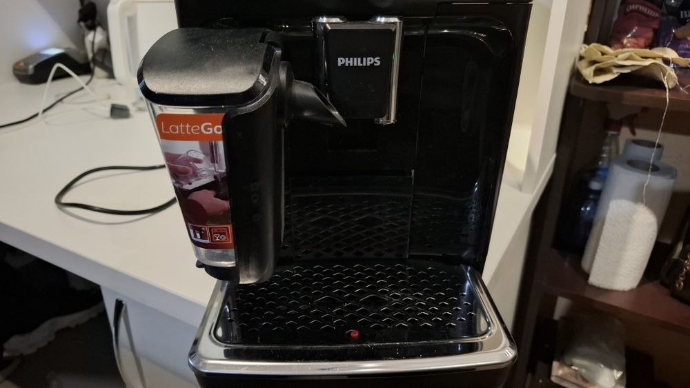 Продам кофе машину PHILIPS НОВАЯ